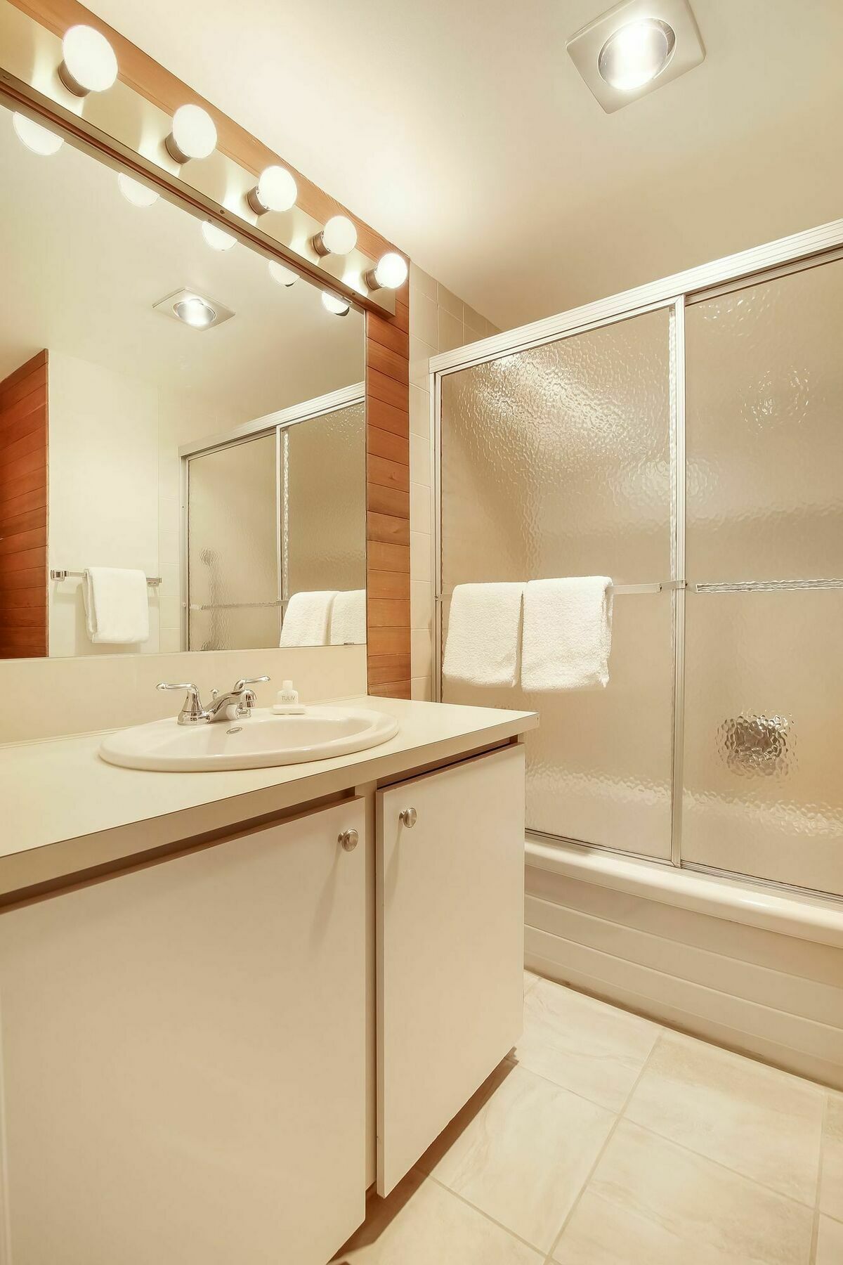 Whiski Jack Creekside Whistler Exterior photo